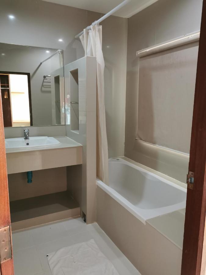 Morakot Twin Chumphon Otel Dış mekan fotoğraf