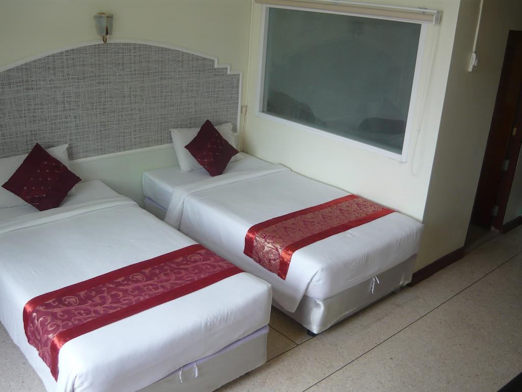 Morakot Twin Chumphon Otel Dış mekan fotoğraf