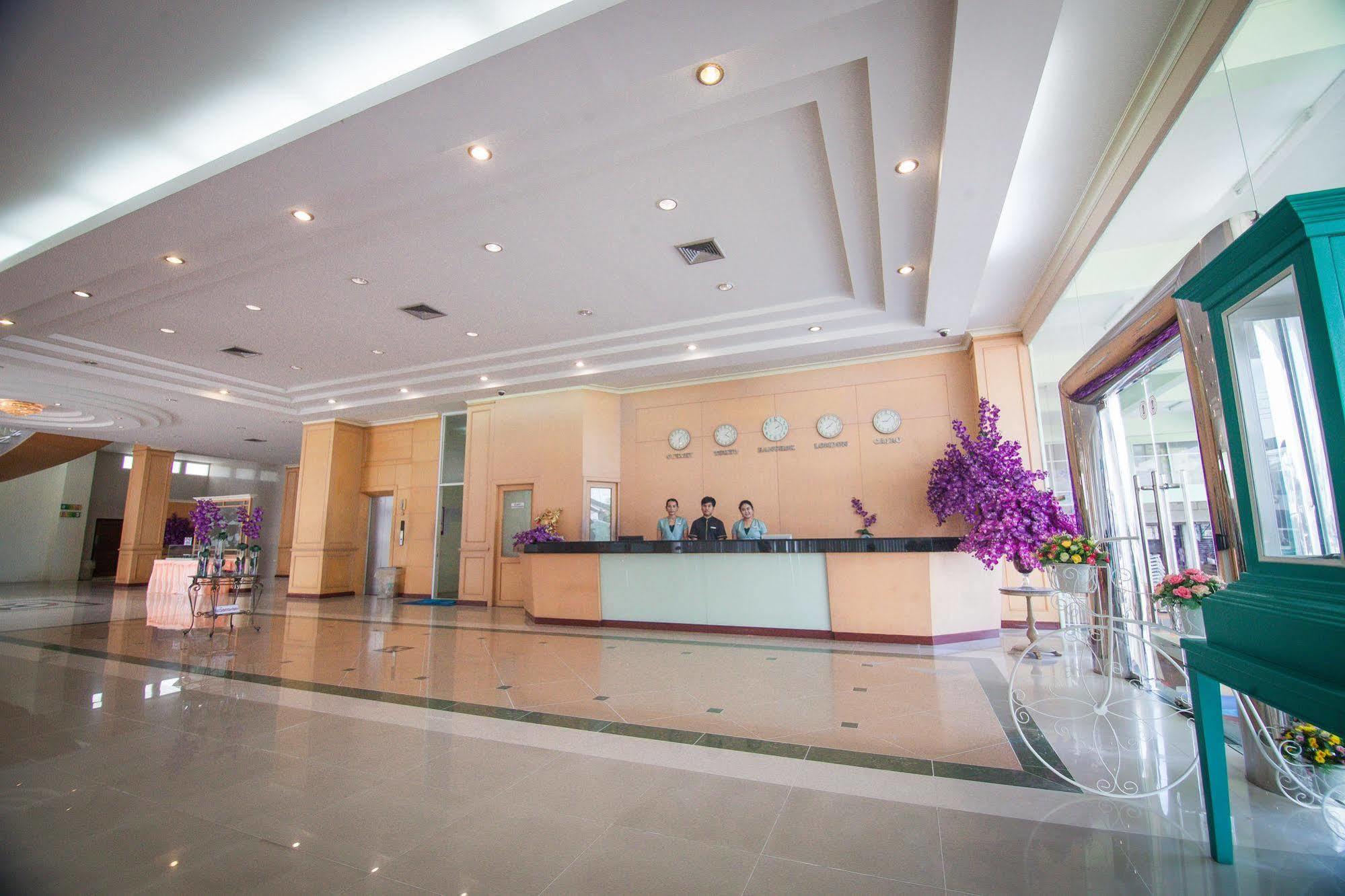 Morakot Twin Chumphon Otel Dış mekan fotoğraf